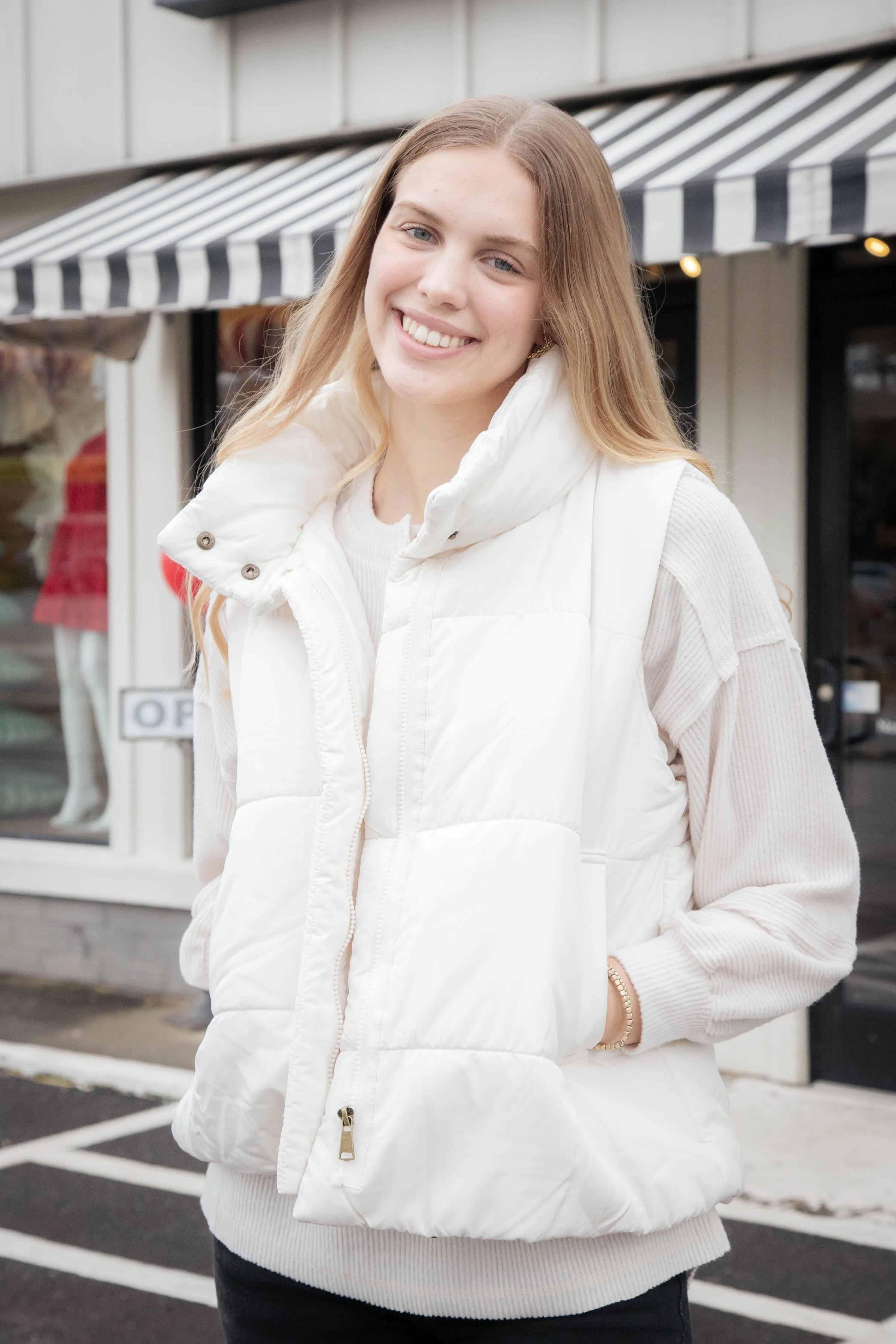 Jalyssa Zip Up Puffer Vest, Ivory