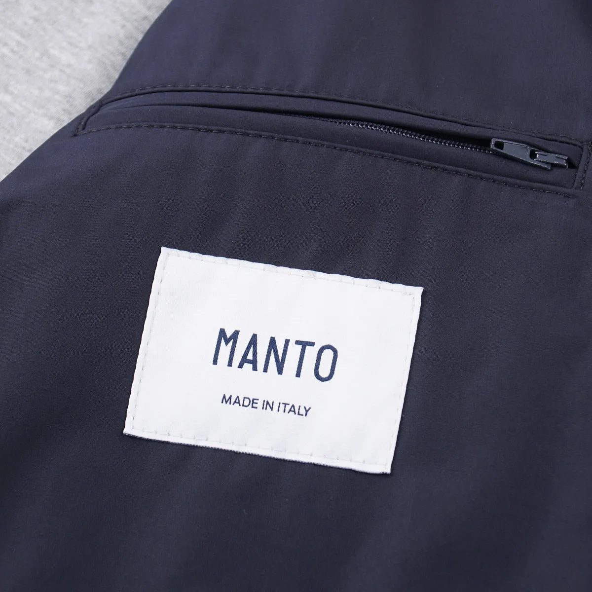 Manto Weather-Repellent Car Coat